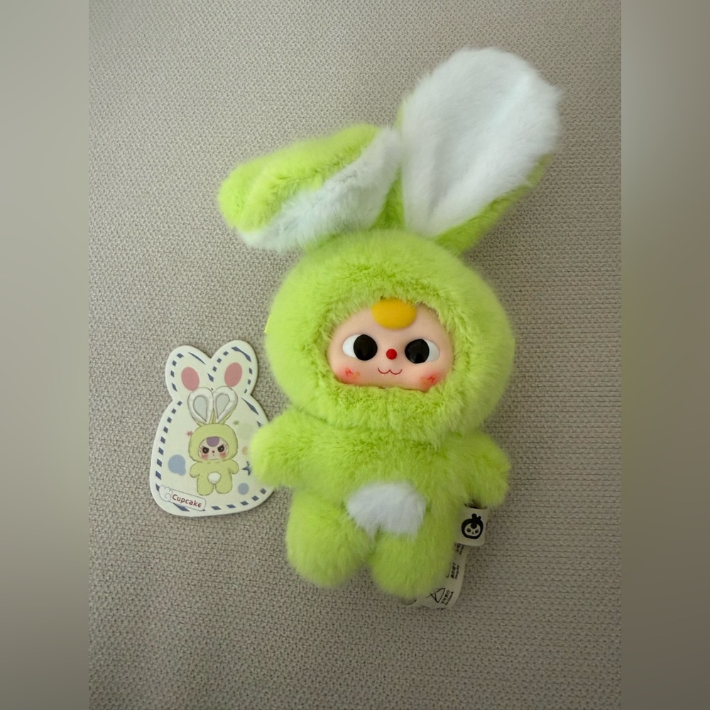 Baby Three Petit Macaron Cute Bunny Plush Pendant - Cupcake - Picture 1 of 8